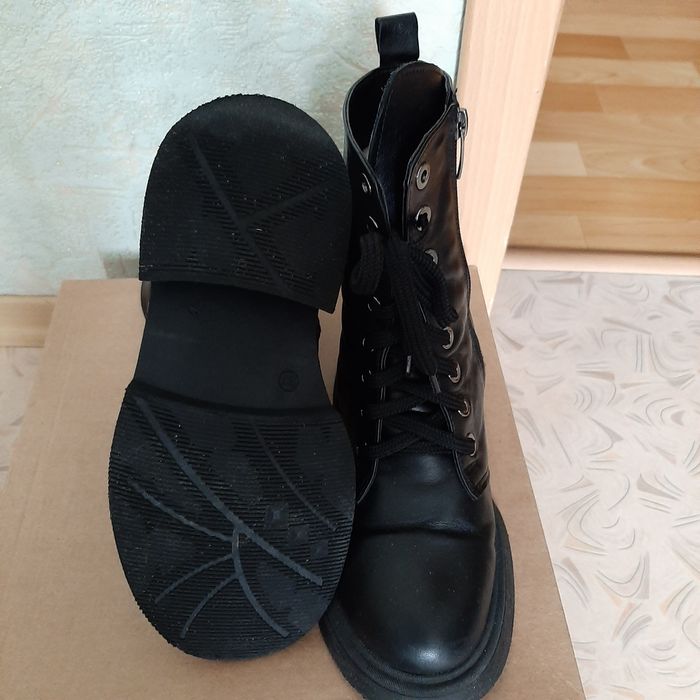 Кожані зимові жіночі чоботи