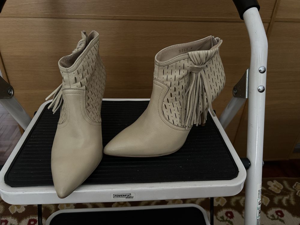 Tenis e botas tamanho 36