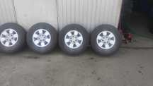Witam sprzedam koła do toyoty Land Cruiser  15 cali orginalne
