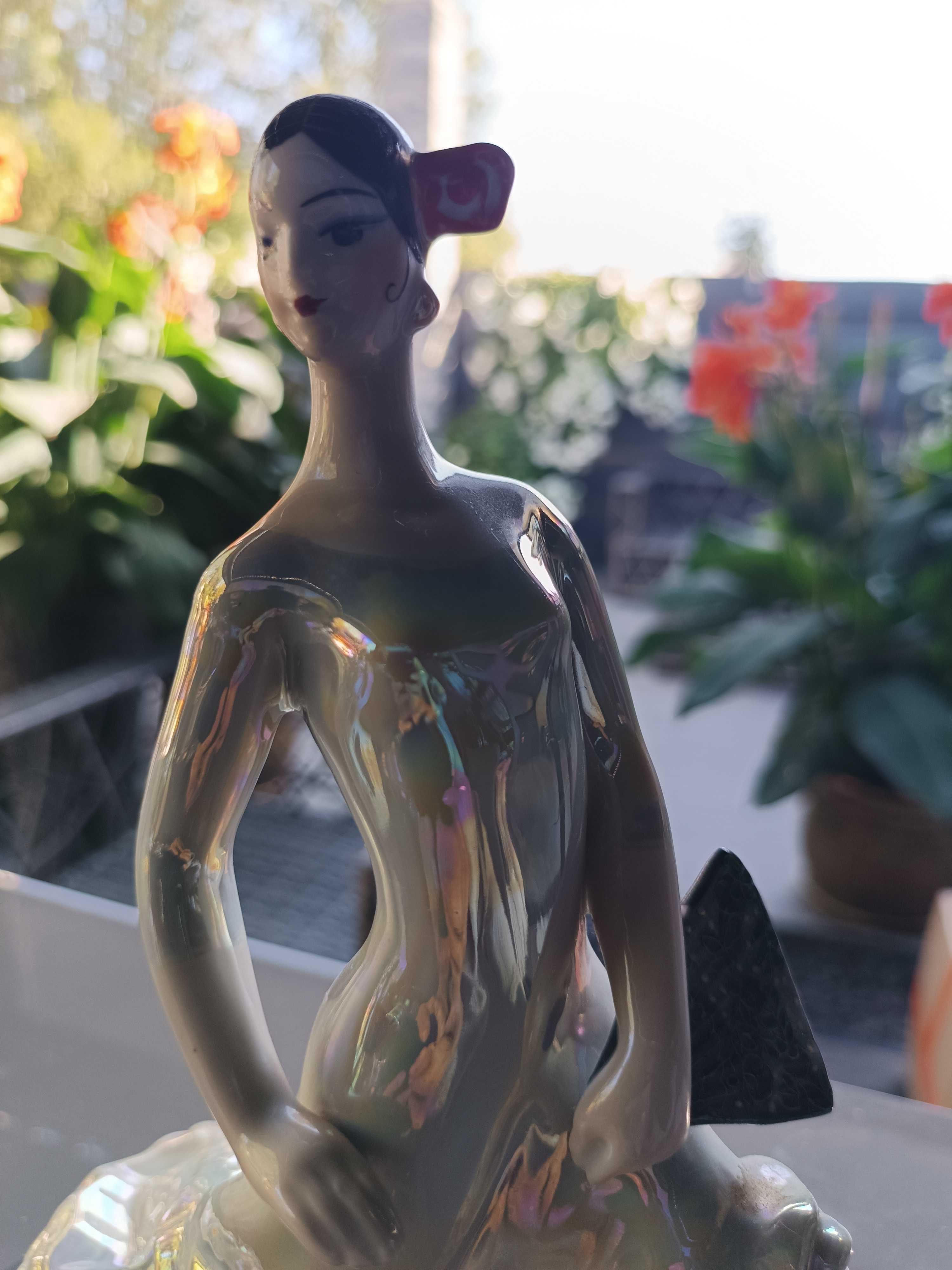 Figurka z porcelany