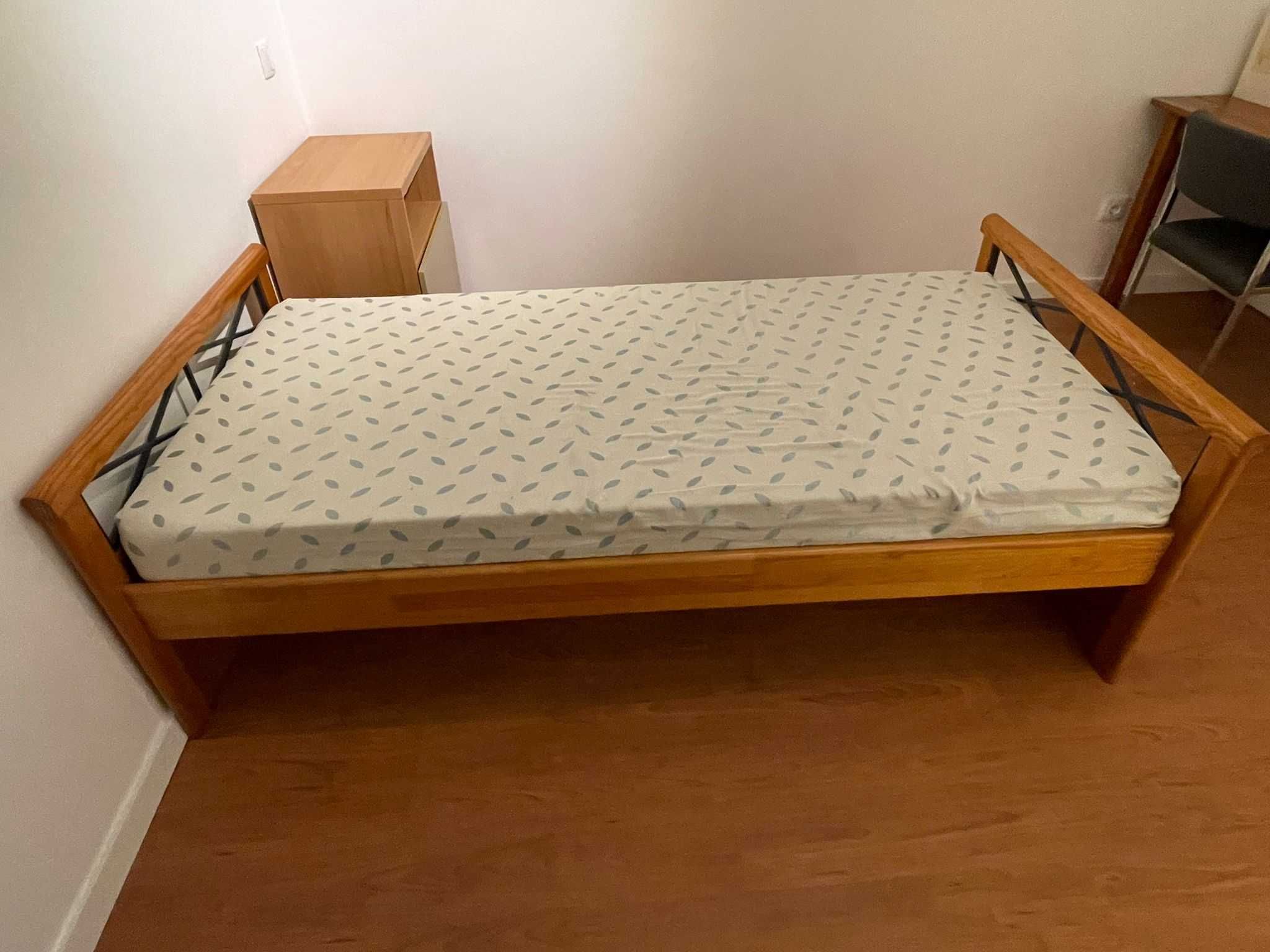 Cama 90x190 como nova!