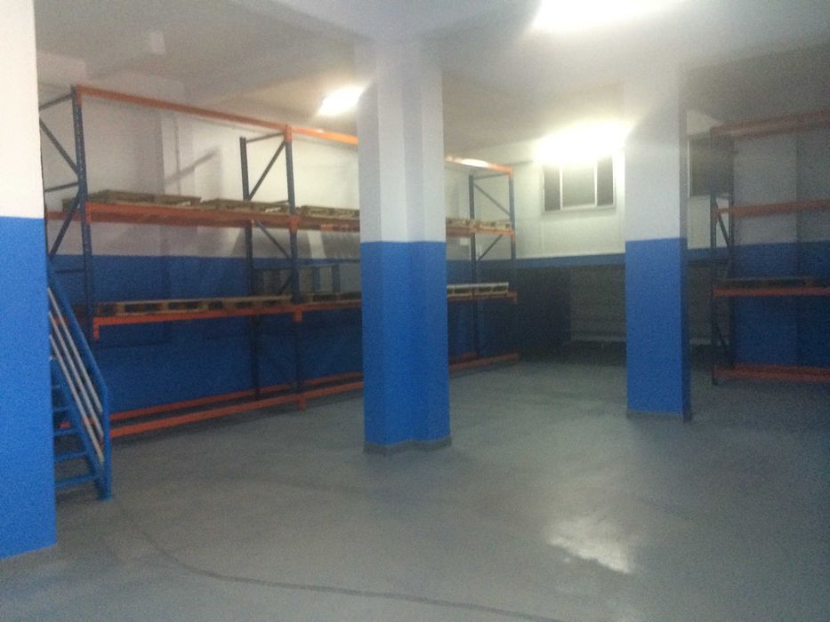 Armazém para Arrendamento em Alverca