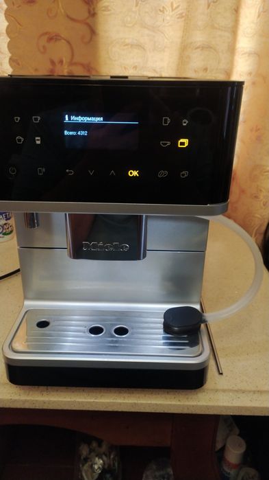 Кофемашина Miele CM6160