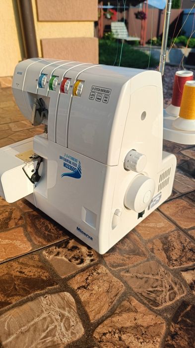 Оверлок, Minerva M3335DS, 2/3/4 нитки, диференціальна подача.