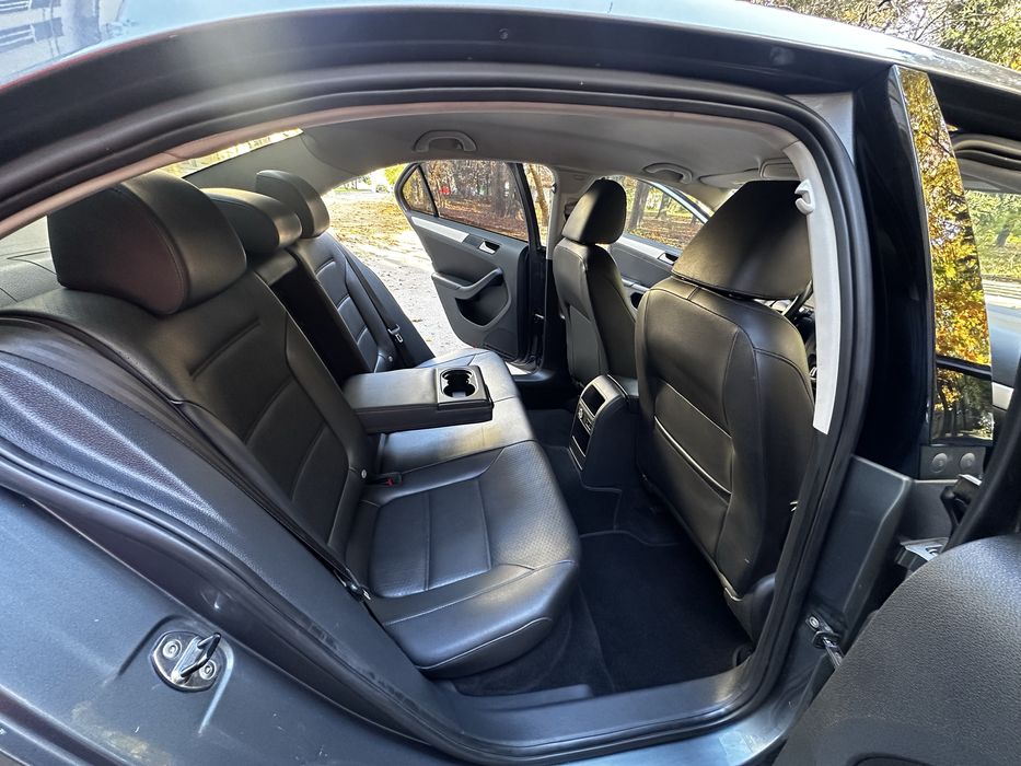 Продам Volkswagen Jetta SE