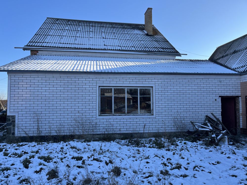 Продам будинок з приватизованою земельною ділянкою
