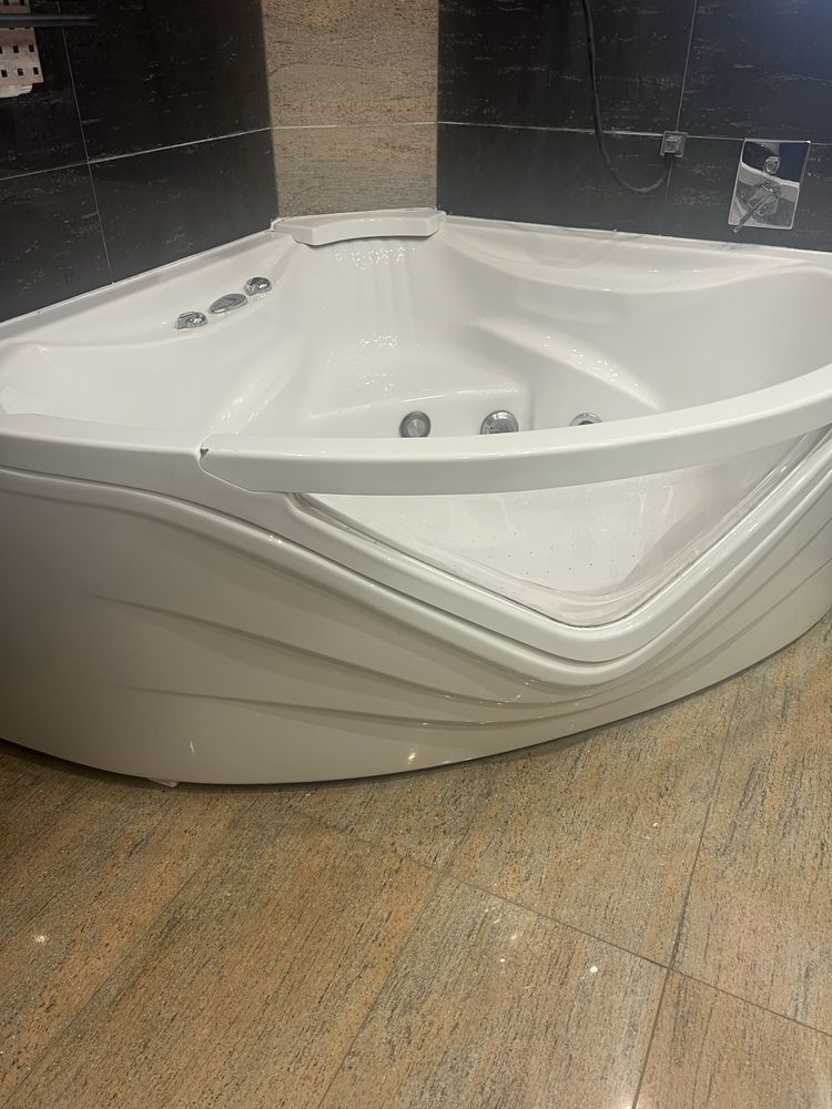 PILNE! Wanna z hydromasażem Poolspa Sport – narożna, ok. 140x140 cm
