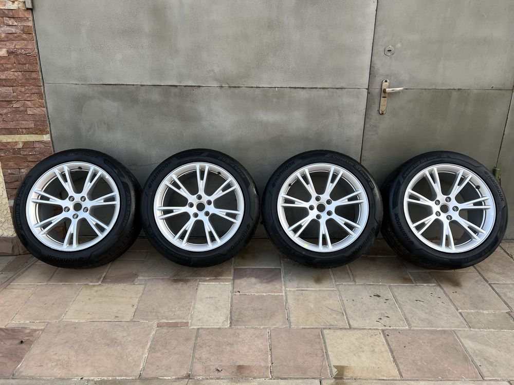 Диски з шинами Tesla Model Y r 19 255/45