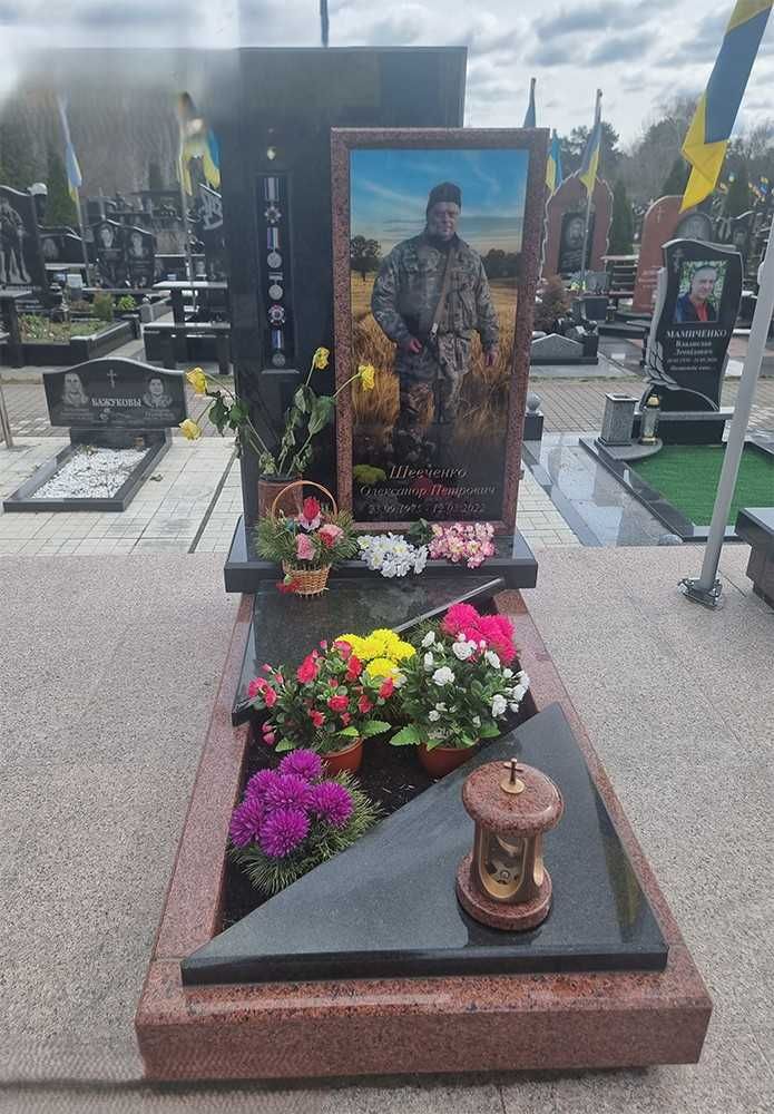 Памятники, Оградки. Полный пакет ритуальных услуг. Кривой Рог!
