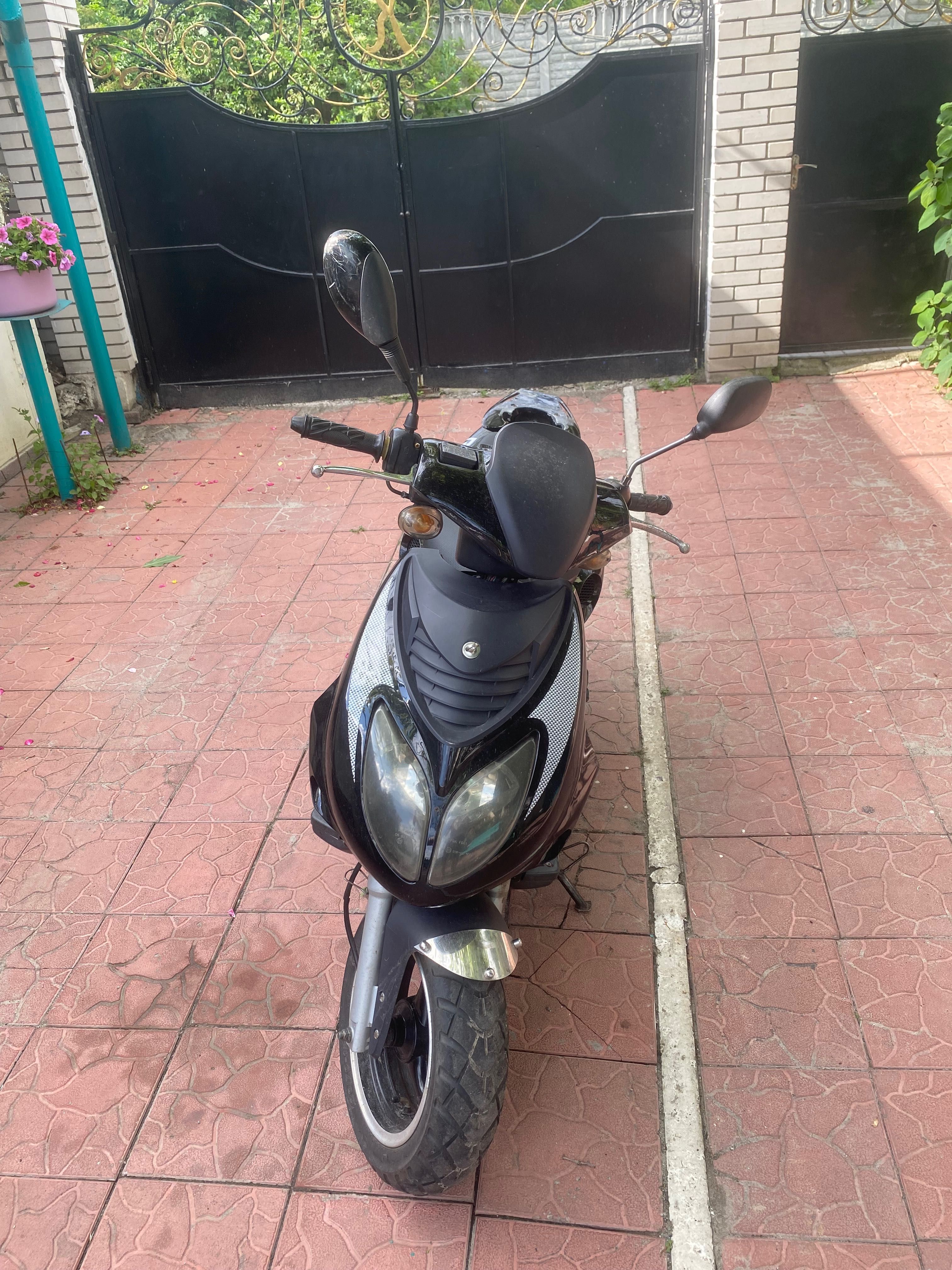 Продам скутер Viper r3