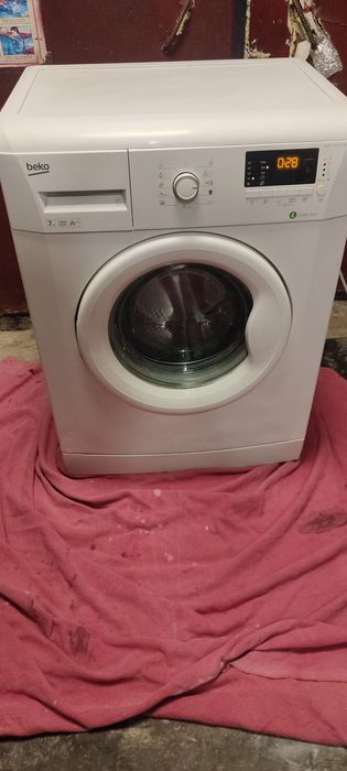 Пральна машина  на 7кг в гарному  стані можлива дост