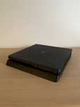 Playstation 4 Slim (PS4) 1TB + Comando