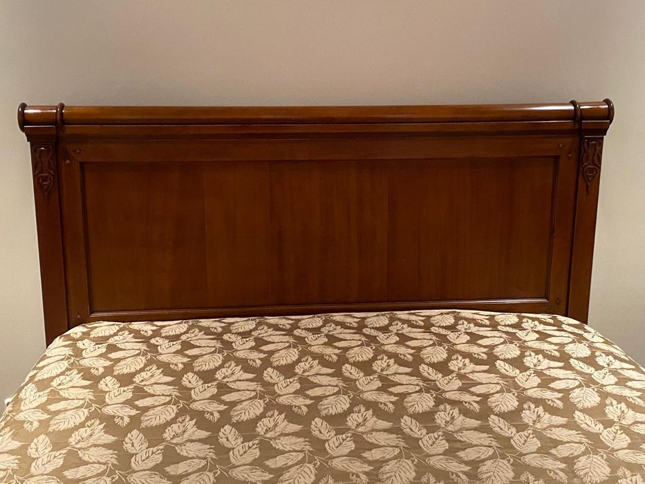 Cama de casal 140x200 em madeira