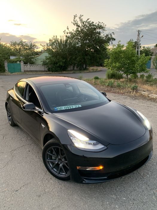 Продам Tesla Model 3 Mid Range 66Kв