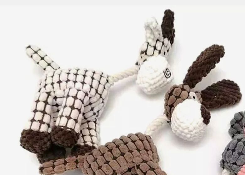 Іграшки та піжама для собак та котів