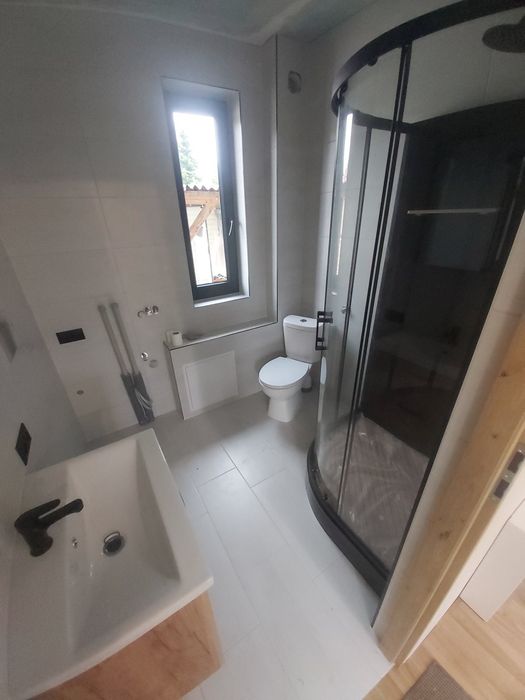 Kafelkowanie podłóg,ścian,schodów,remont łazienek,układanie płytek.