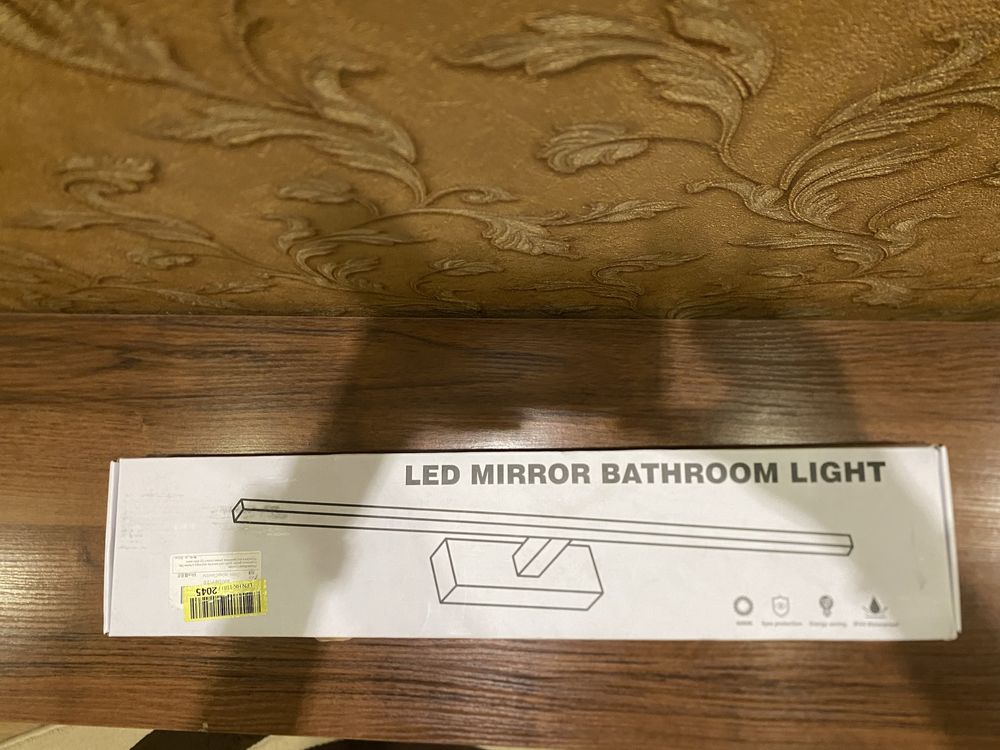 LED-світмльник для дзеркала у ванну кімнату