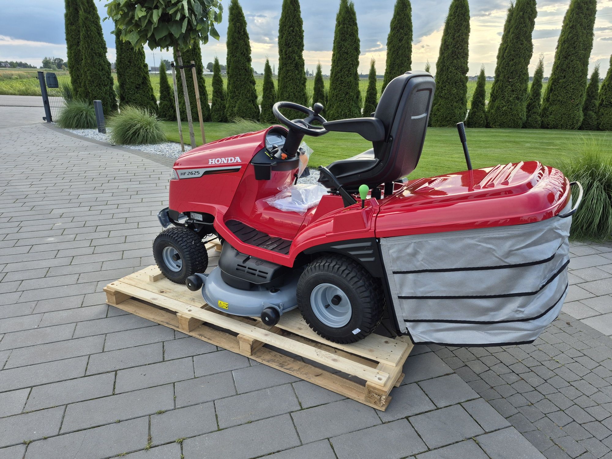 Nowa honda HF 2625 kosiarka traktorek