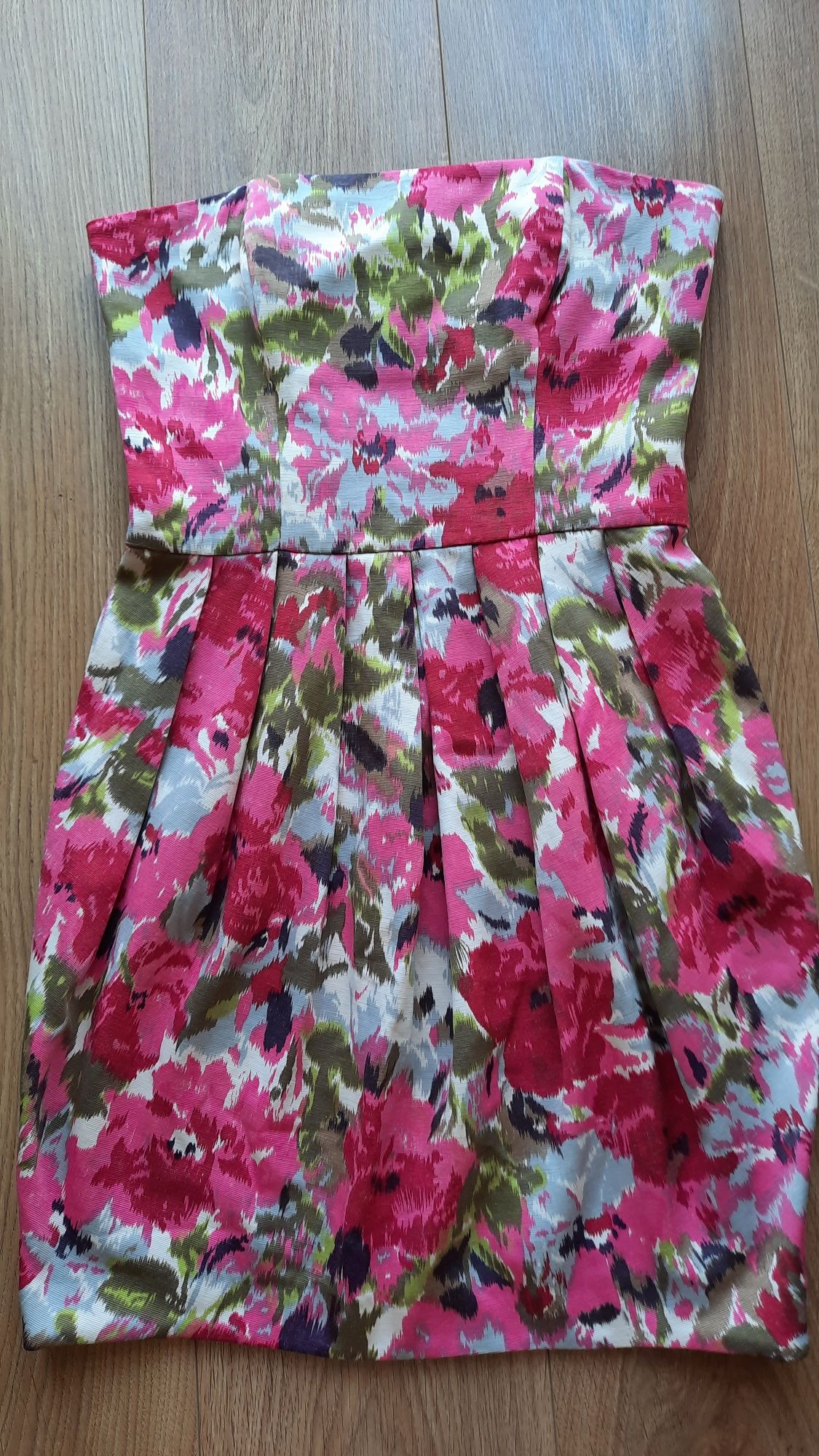 Sprzedam sukienkę z TopShop