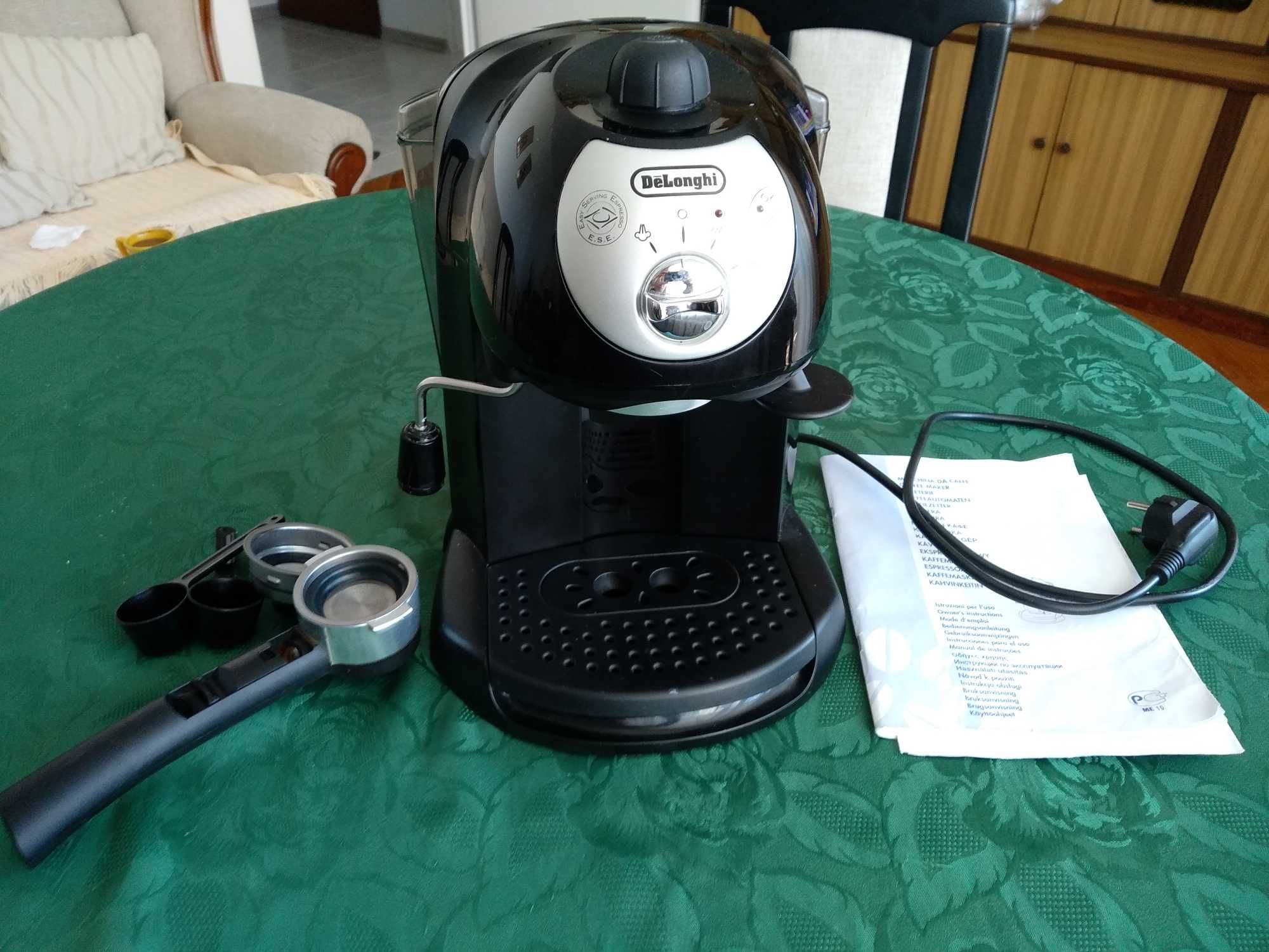 Ekspres ciśnieniowy DELONGHI EC200 CD