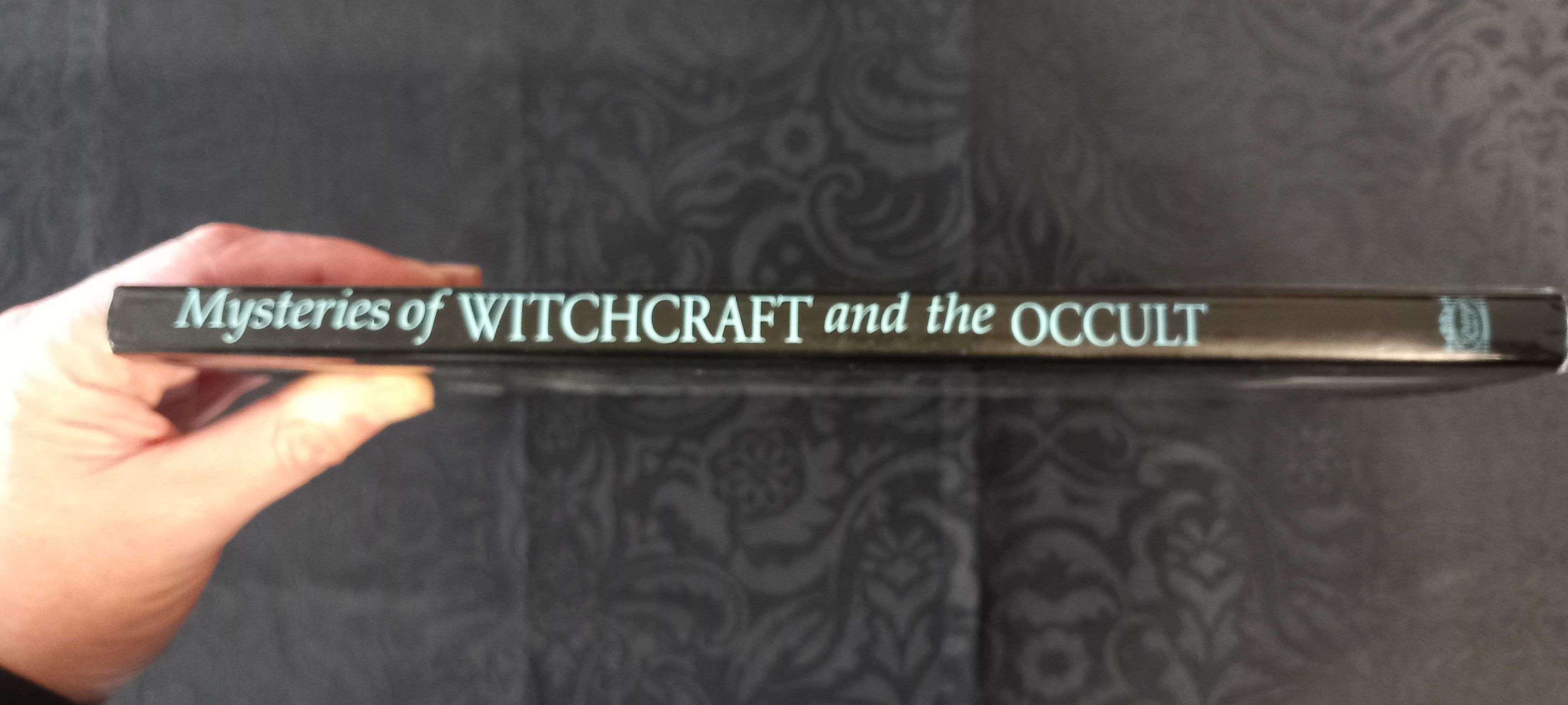 Mysteries of Witchcraft and the Occult - Robert Jackson