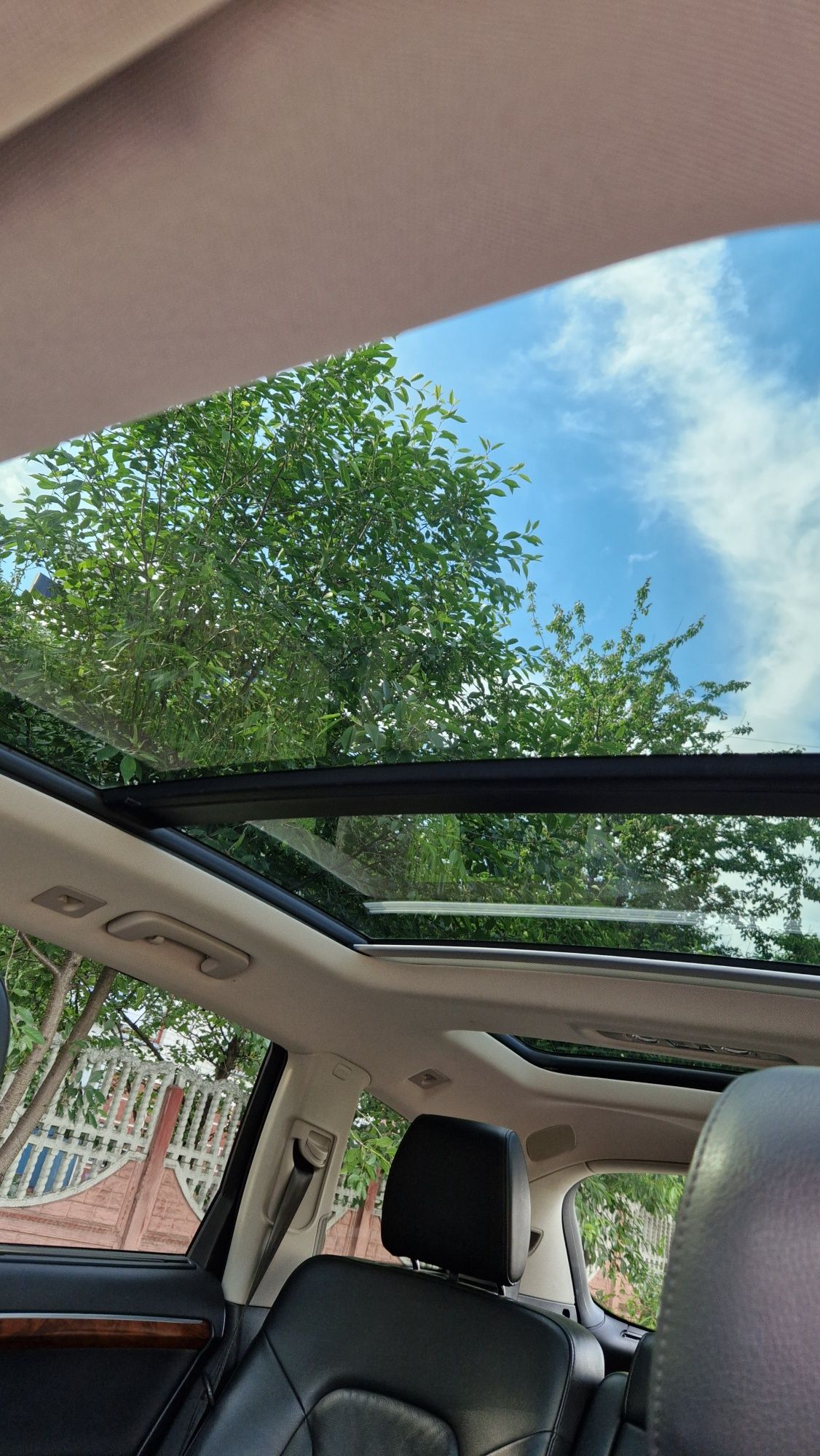 Audi Q7 в дуже гарному стані, від власниці