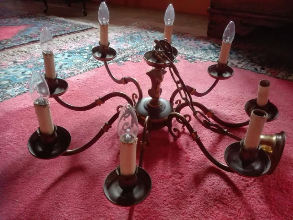 Piękny żyrandol 8 żarówek, lampa