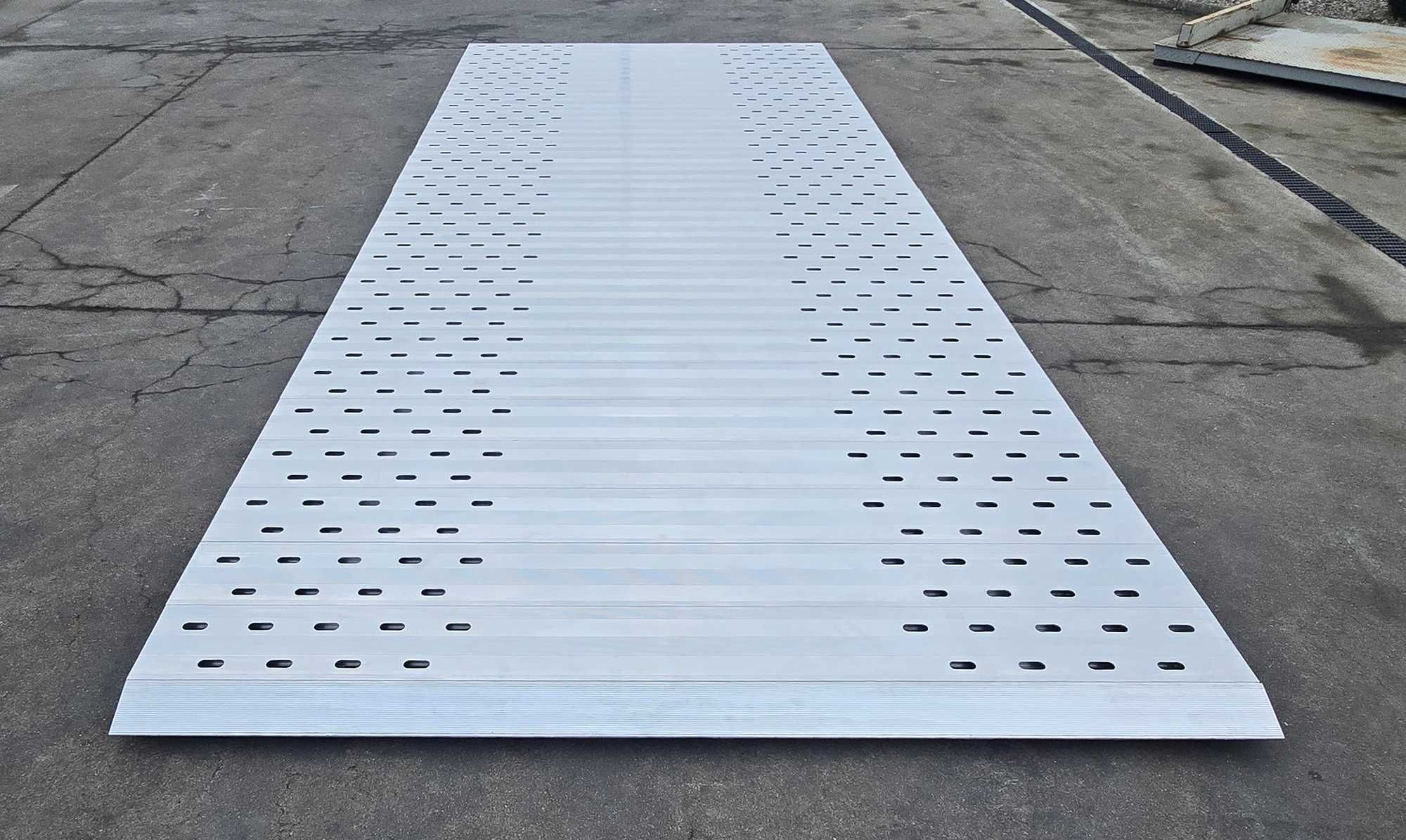 Platforma ALU 5100x2100mm deski + zakończ Laweta Najazd Cert. VDI 2700