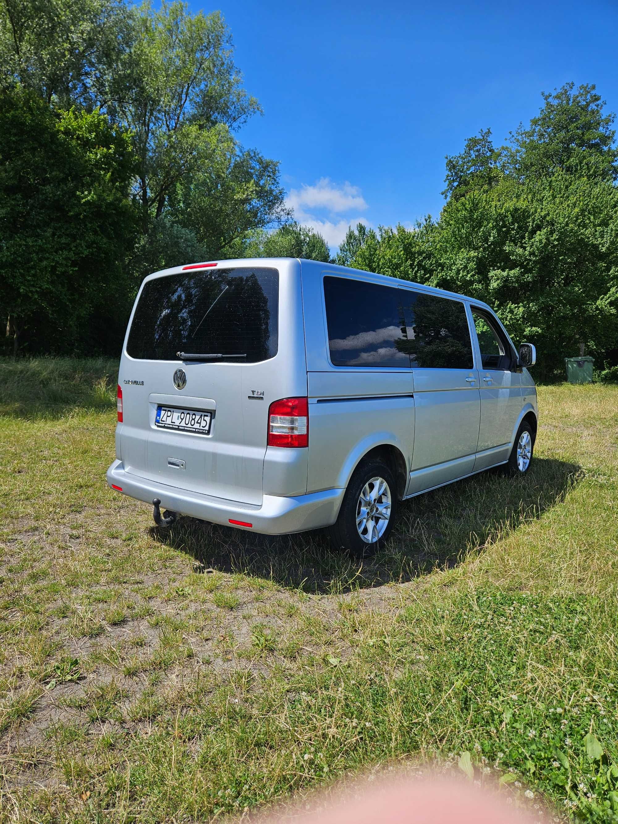 Vw Caravelle 9 miejsc 2.5 TDI w wersji 4motion czyli 4x4 faktura vat