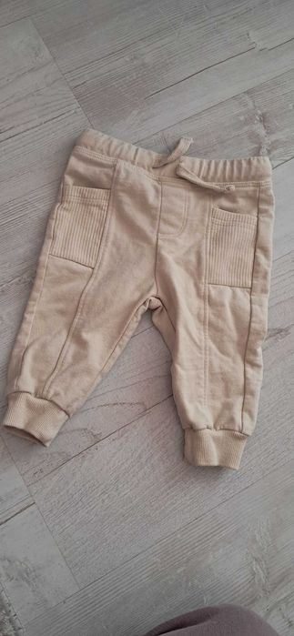 Bluza, 2 pary spodni. Rozmiar 68.
