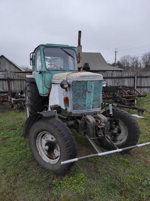 Сільгосптехніку(трактор,плуг,культиватор, лущільник)