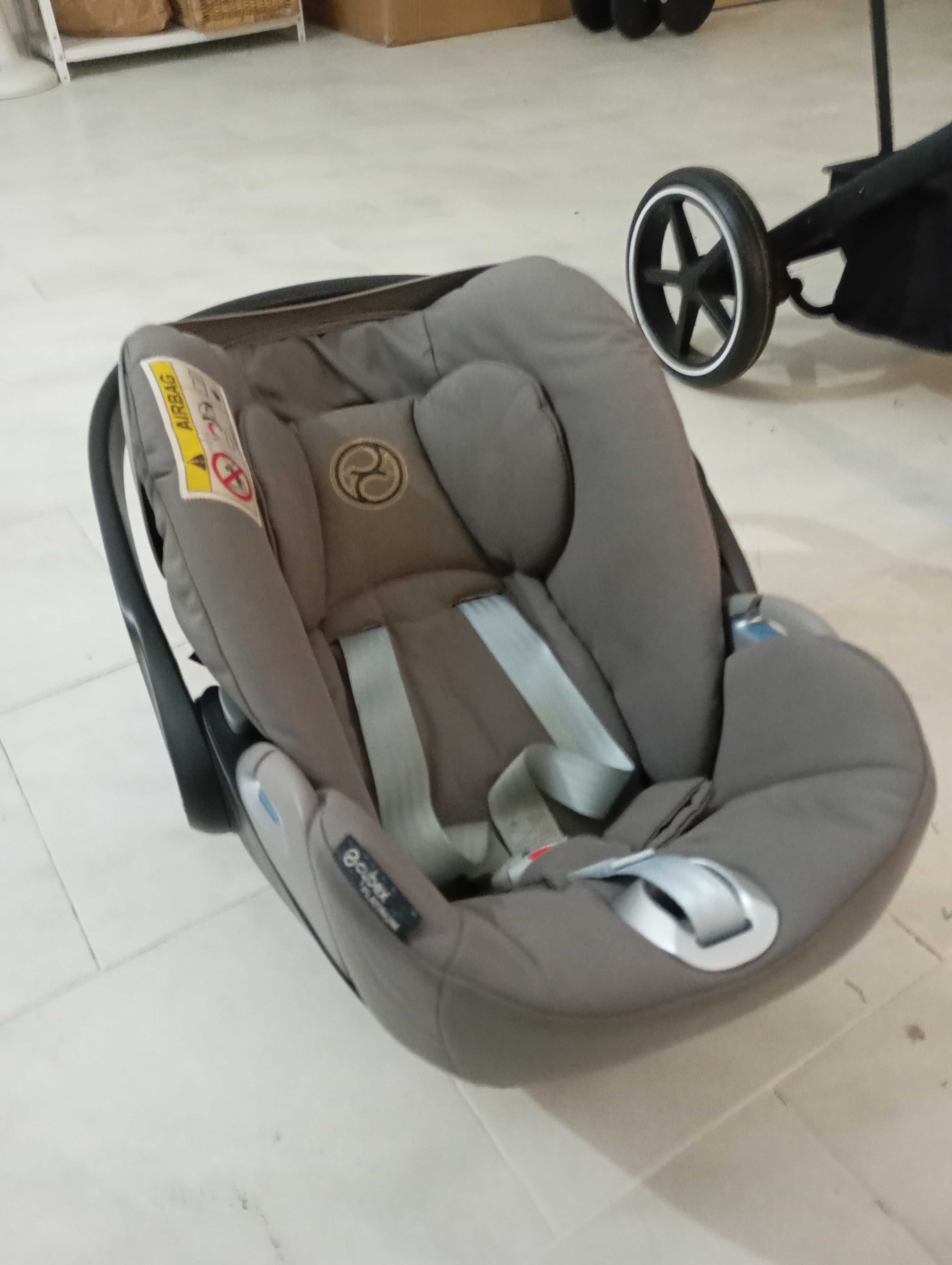 Conjunto Cybex Balios S com Ovo cloud z e adaptadores.