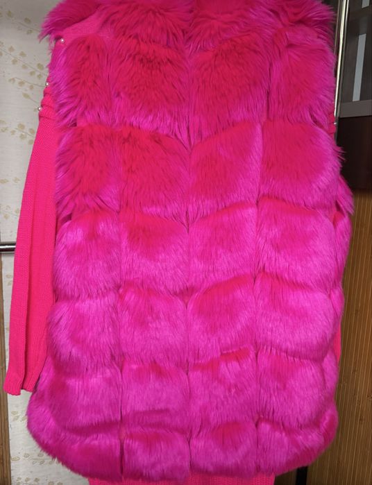 Желет меховий яскравий рожевий фуксія