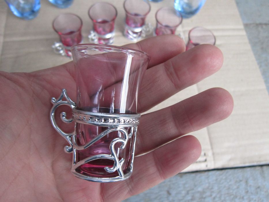 Сувенирный набор стопок в подстаканниках цветное стекло винтаж ссср