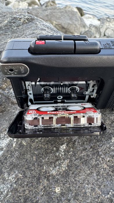 Диктофон на кассетах Panasonic RN-302 панасоник касетный диктофон