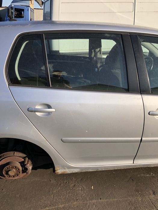 Drzwi prawy tył tylne VW Golf 5 V HB LA7W