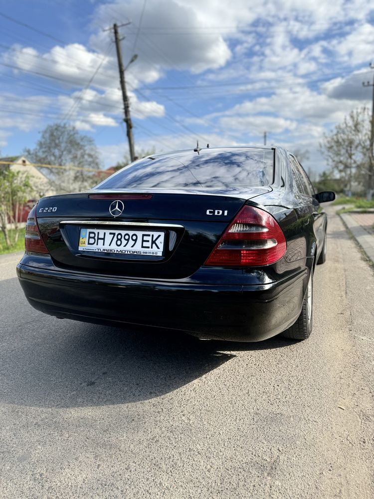 Продам Mercedes-Benz E-Class 2003 Автомат