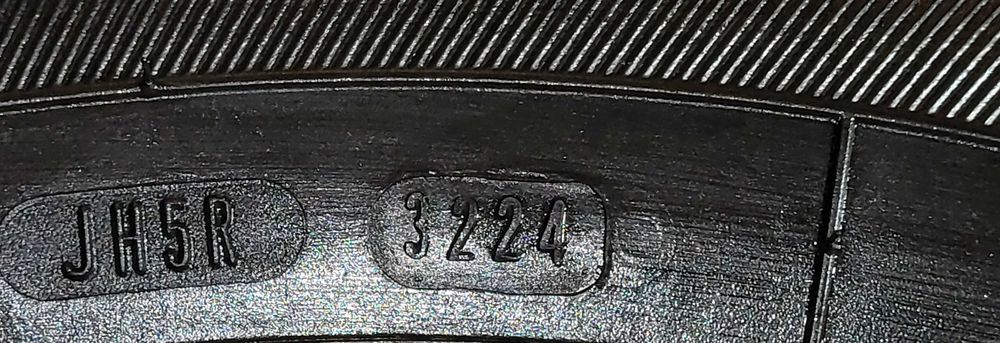 Felgi aluminiowe białe z oponami zimowymi 15 Dębica Frigo 2 185/65 R15
