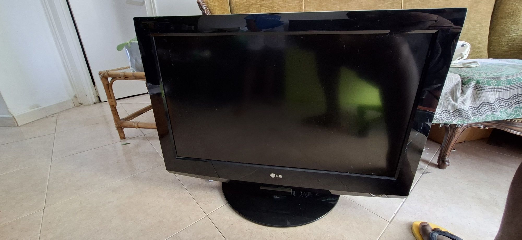 TV LG 32’’ – Modelo 32LG2100