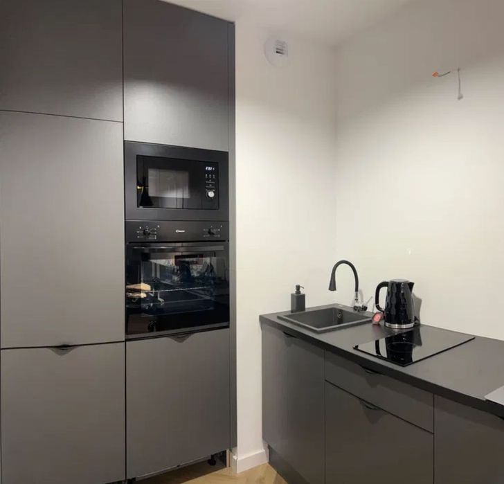 Romantyczny apartament z jacuzzi i dużym łóżkiem we Wrocławiu M35