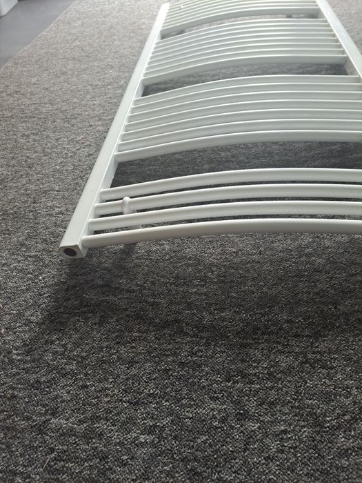 Grzejnik łazienkowy o wymiarach szer .60  cm  i wysokośći 130 cm