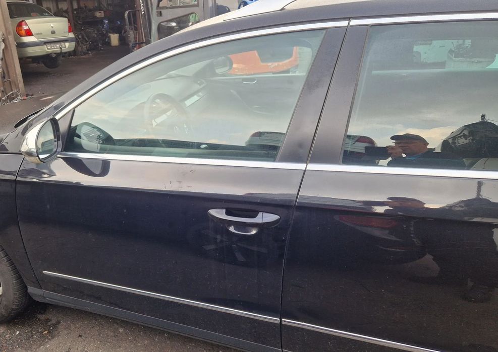 VOLKSWAGEN PASSAT B6 DRZWI LEWY PRZÓD LC9X