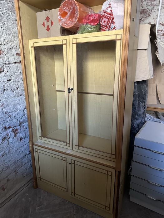 Сервант - шафа з антресоллю