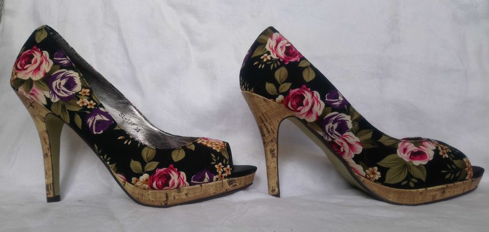 Туфлі р.38 на підборах та платформі текстиль квітковий принт