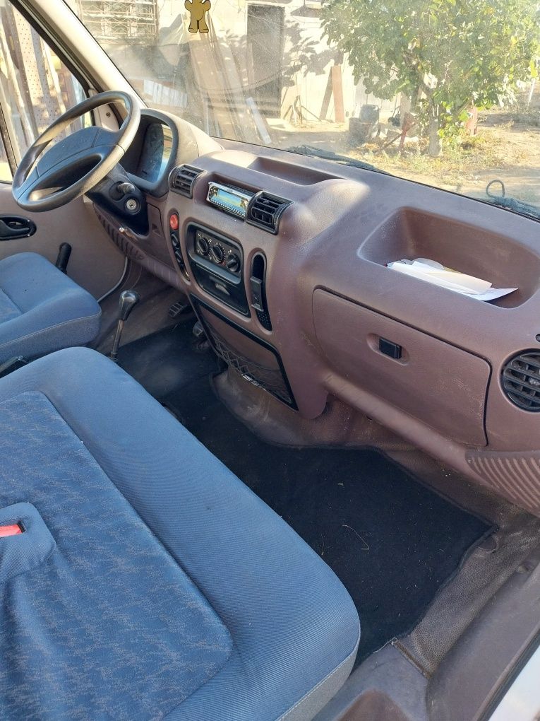 Opel Movano c/contentor