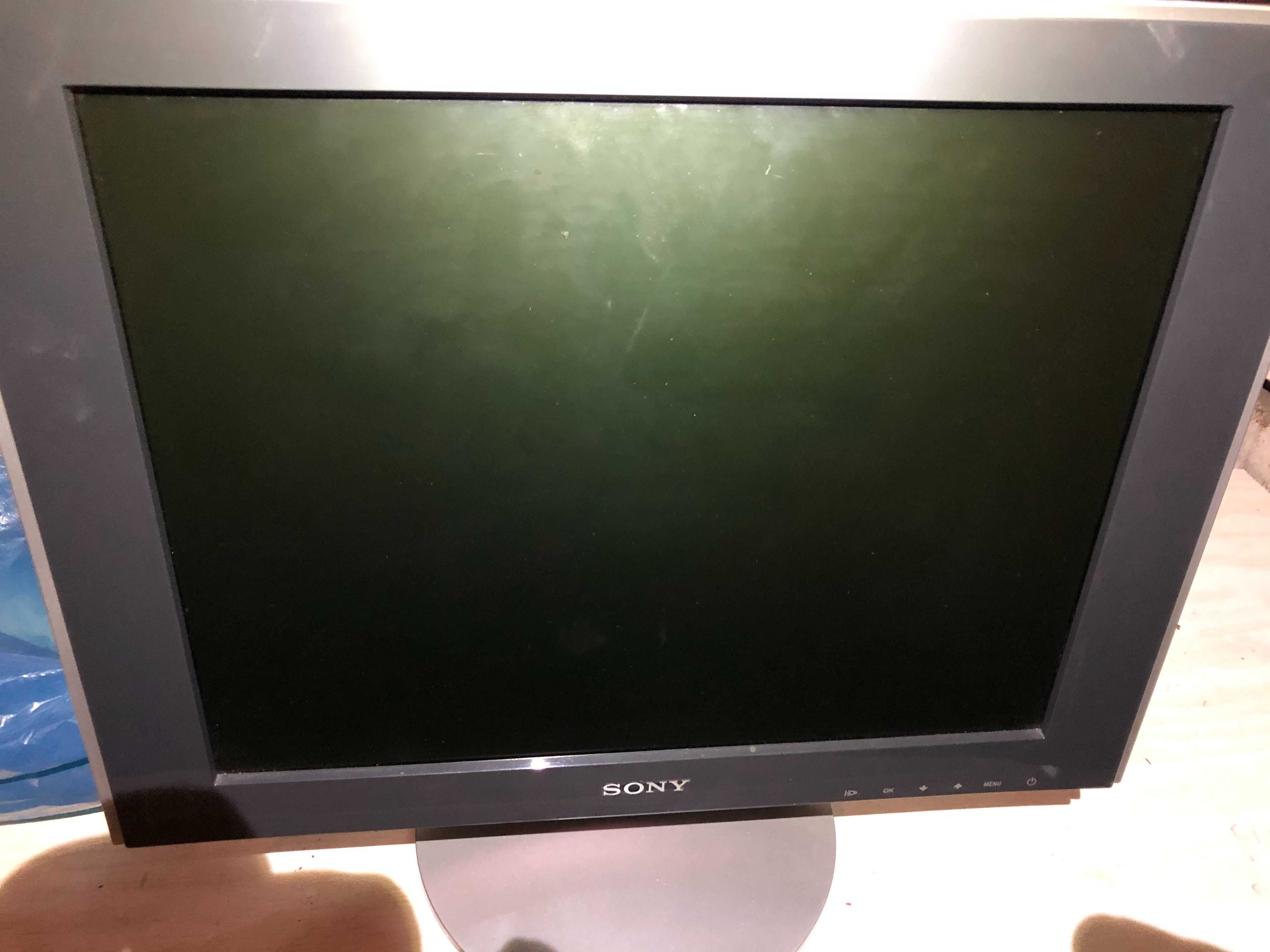Sprzedam komputer stacjonarny z monitorem Sony