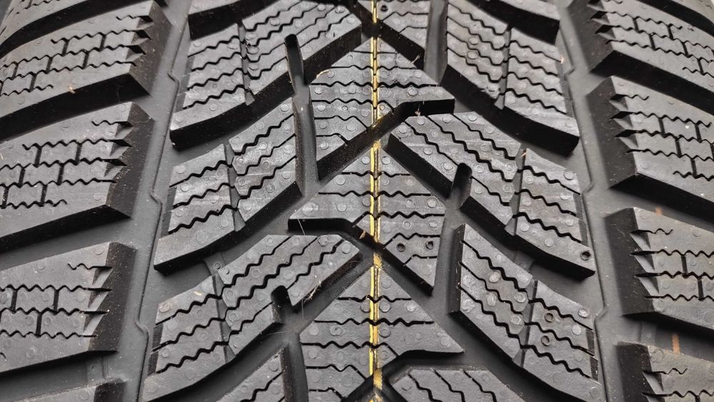 шини 225/45R17. Dunlop 99%. 2024р.