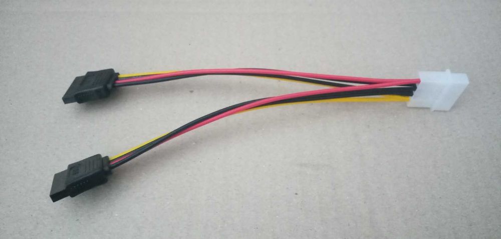Переходники питания  Molex - 2 Sata