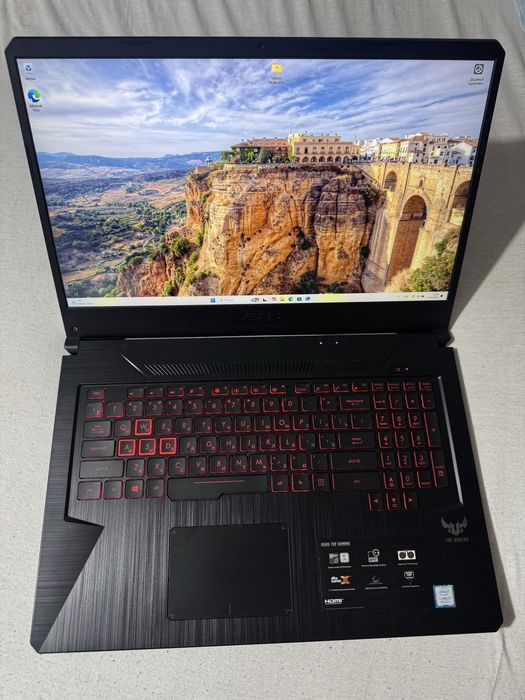 Asus TUF Gaming FX705G 17.3"FHD IPS i7-8750H/256+256GB/GTX 1060 3GB