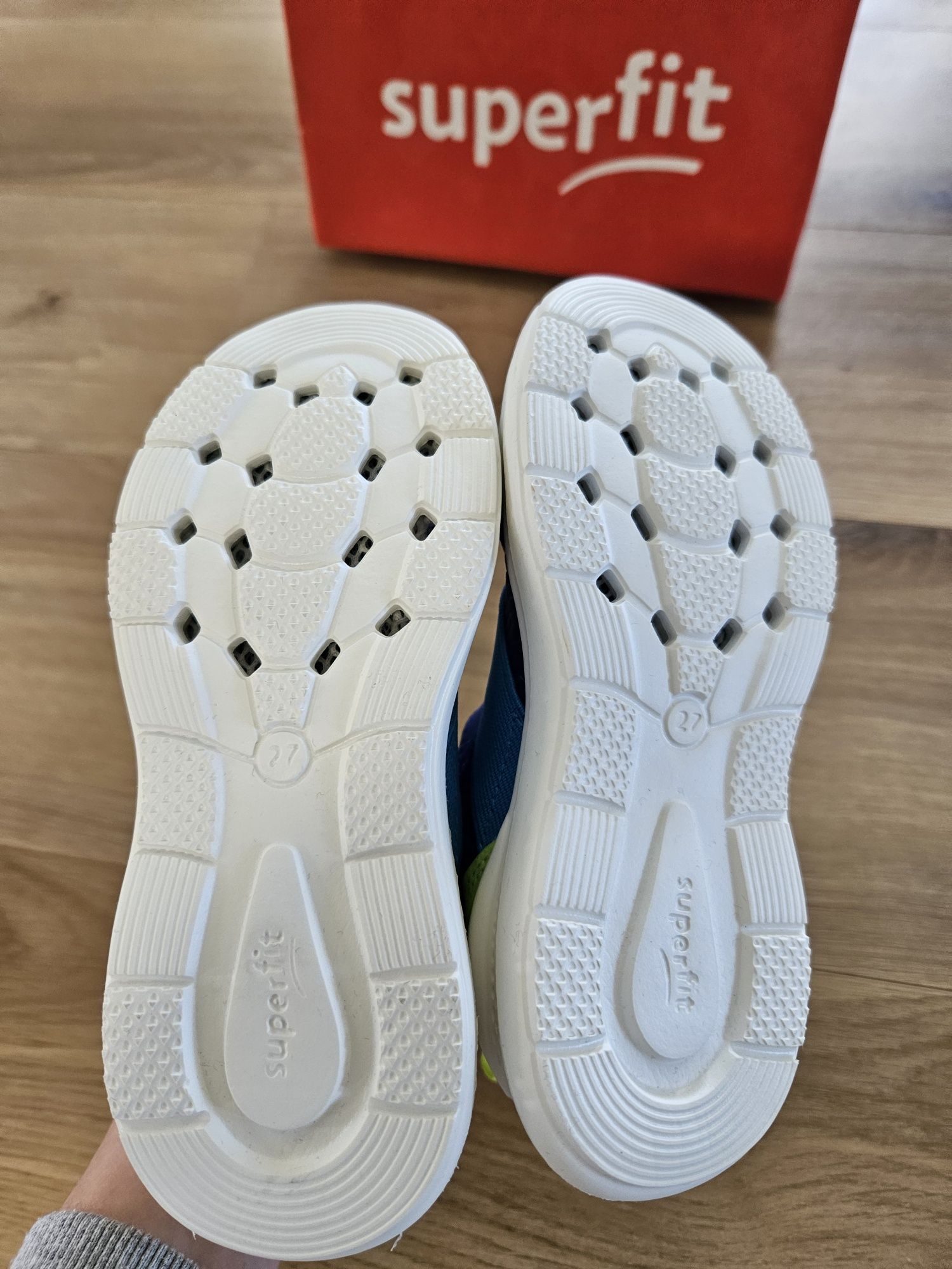 Superfit kapcie sneakersy 27  lekkie oddychajace nowe